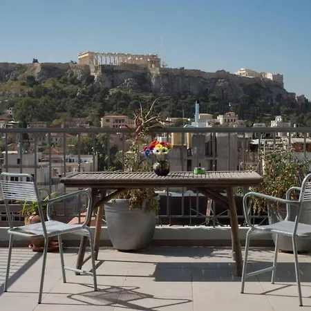 Enjoy View Of Parthenonsunny Flat In The Center