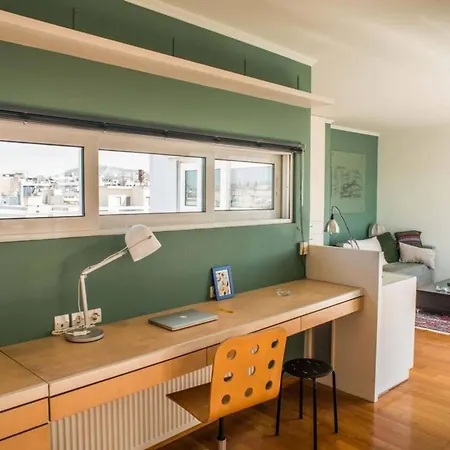 Enjoy View Of Parthenonsunny Flat In The Center